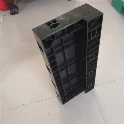 قوالب عمود مربع قابل للتعديل من مادة PP ABS باللون الأسود